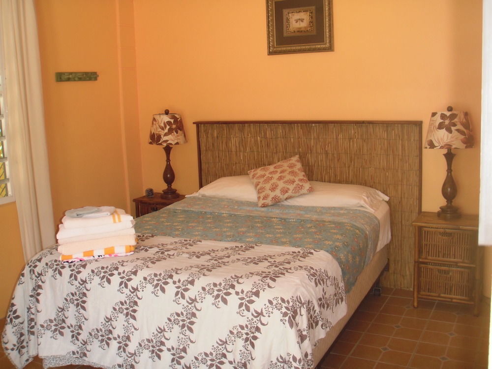 Esperanza Inn Guesthouse (Adults Only) Вьекес Экстерьер фото